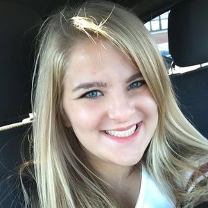 Meet your Posher, Lexi